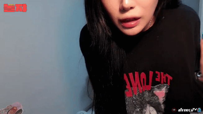 1502831952_eycI7vEn_ee9eb8865c60e7b52ff3cf30ef2d78015e5e07f6.gif