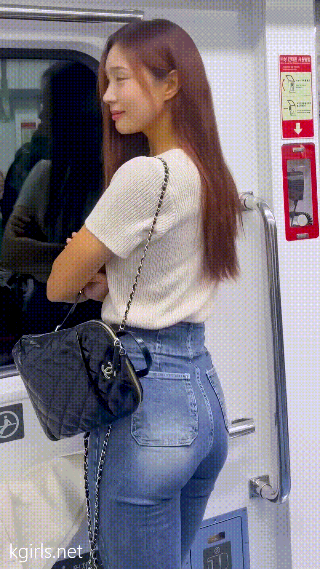 2699961654_a7c2LVQI_632acace60b8d97f1621a74d02c422a0c86f0787.gif